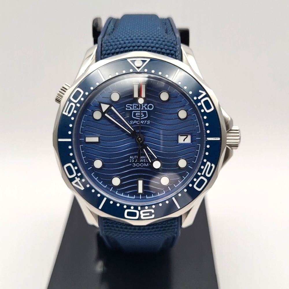 Seiko Blue Dial Sports Diver Watch with Silver Accents